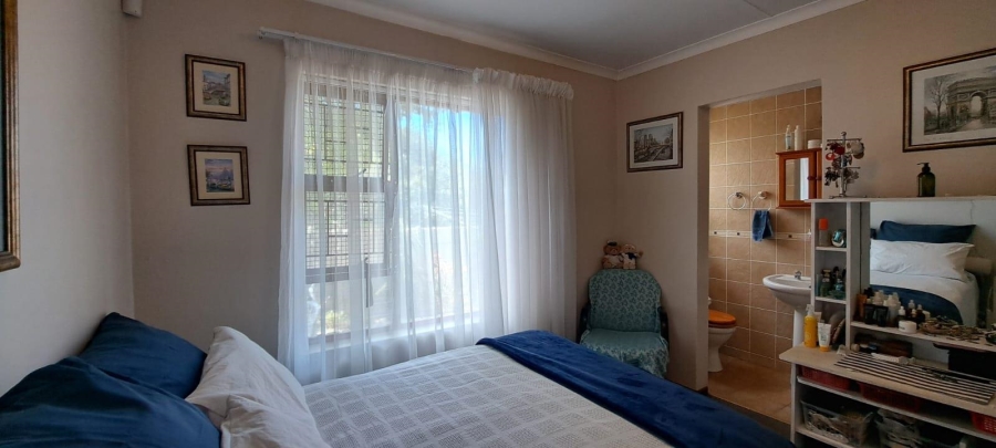 3 Bedroom Property for Sale in Heiderand Western Cape